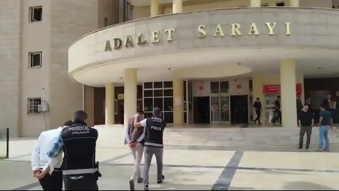 Şanlıurfa’da Otobüste 16 Kilo 400 Gram Skunk Ele Geçirildi