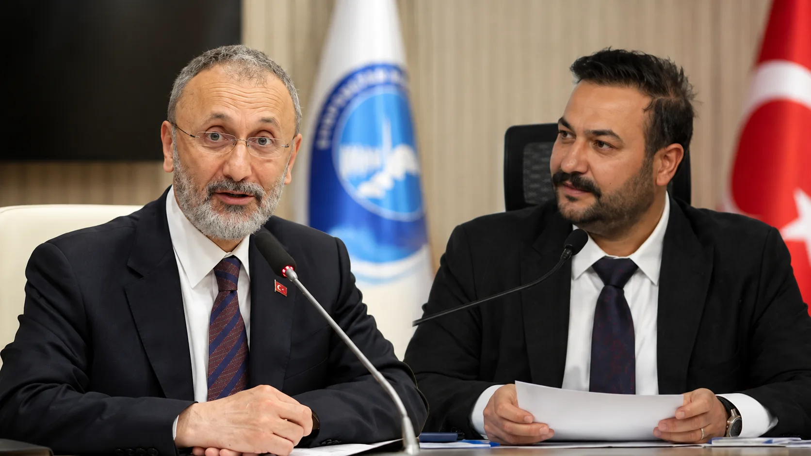 İstanbul’da İki CHP’li Belediye Başkanı Görevden Uzaklaştırıldı