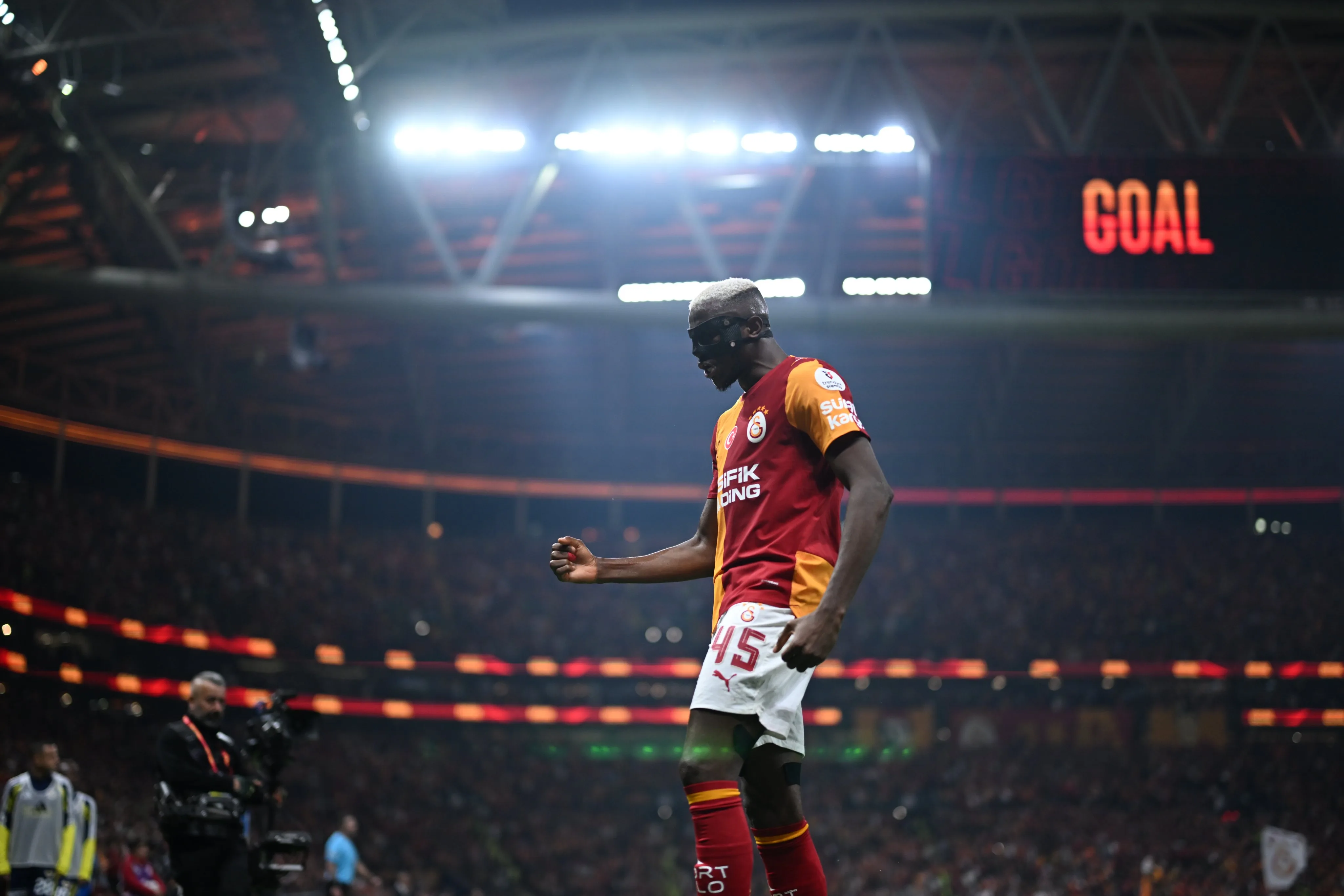 Osimhen Damgasını Vurdu! Galatasaray Derbiyi Kazandı